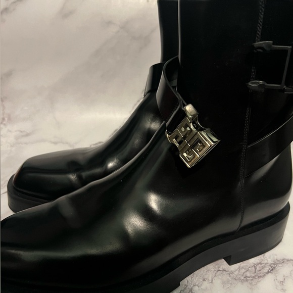 Gevinchy Black Squared Buckle Ankle Boots - Picture 6 of 10